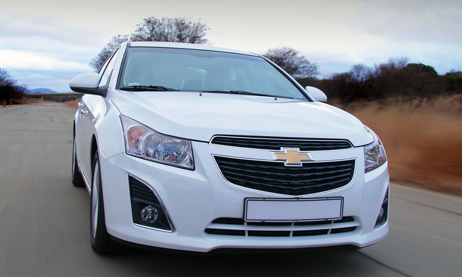 Крышка ДВС (декоративная) б/у Chevrolet Cruze I (J) Шевроле Круз 1 с доставкой в Брянск